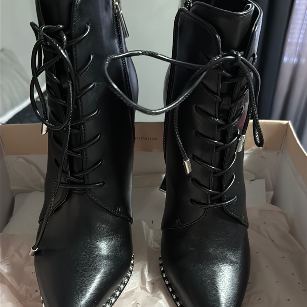 Elegant Black Lace-Up Women's Boots